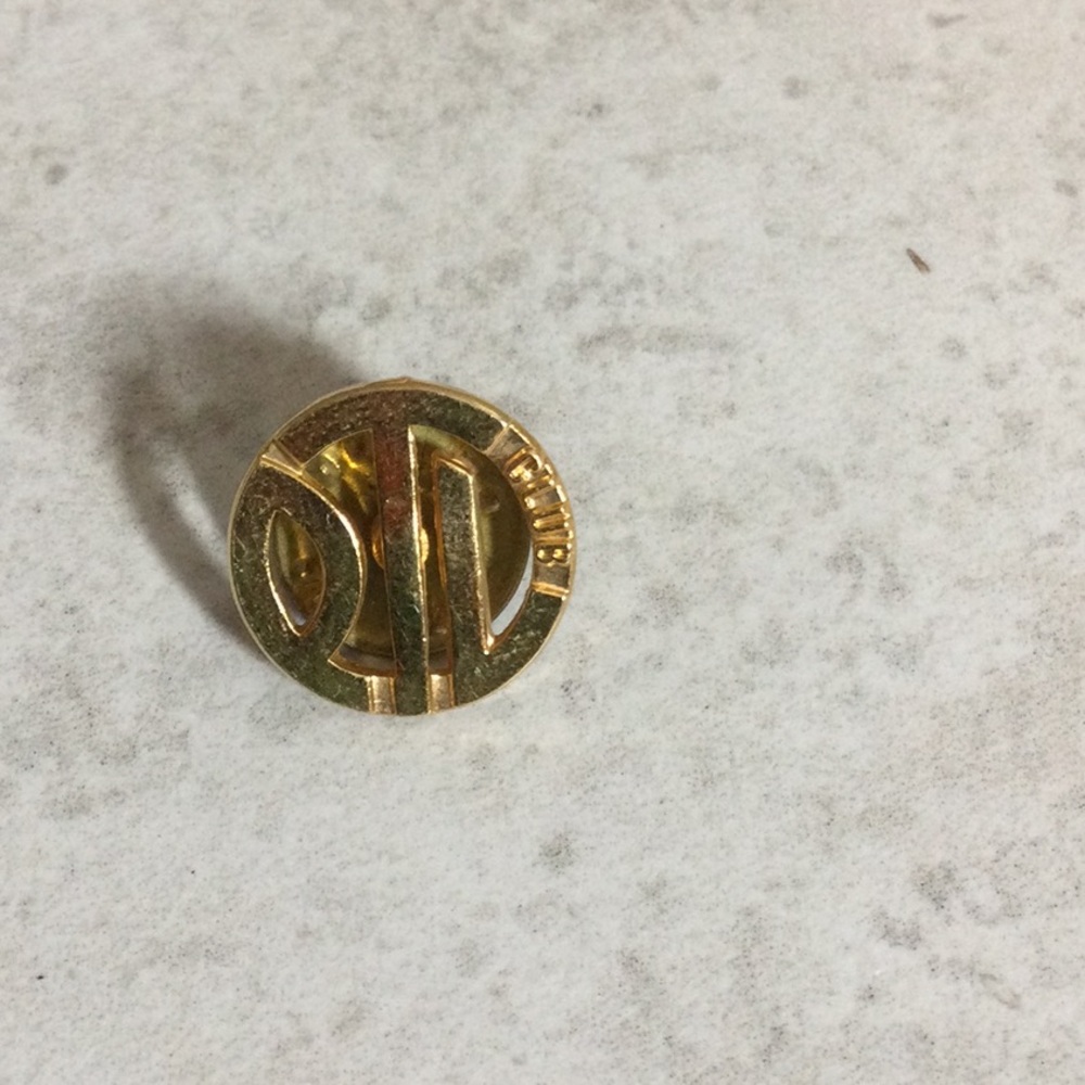 Vintage Gold PTL Club pin